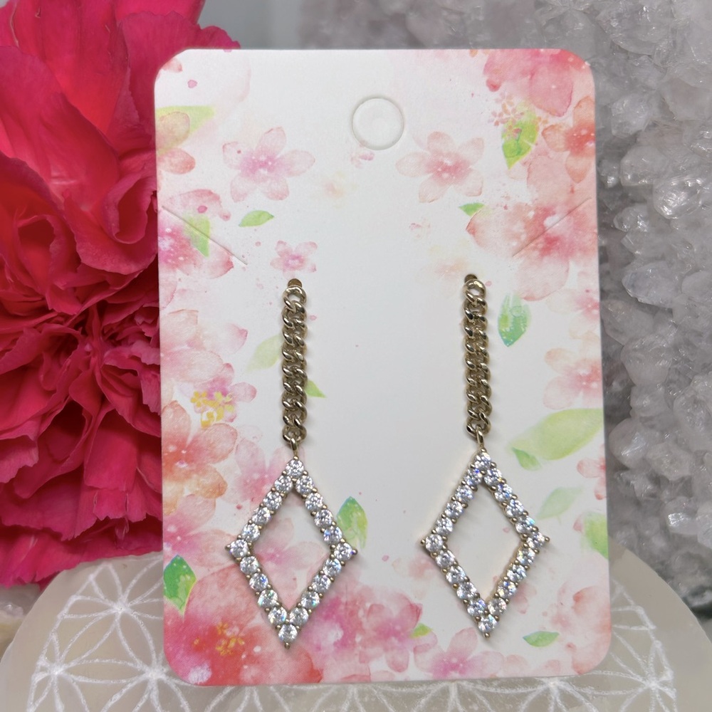Elegant Gold Diamond-Shaped Earrings